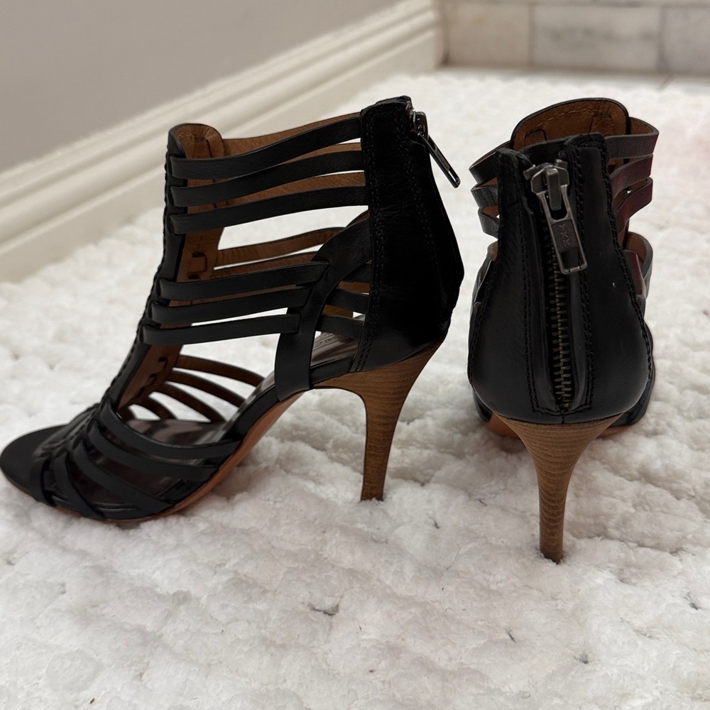 Coach 6 EUC vegan leather strappy black stiletto heels w box